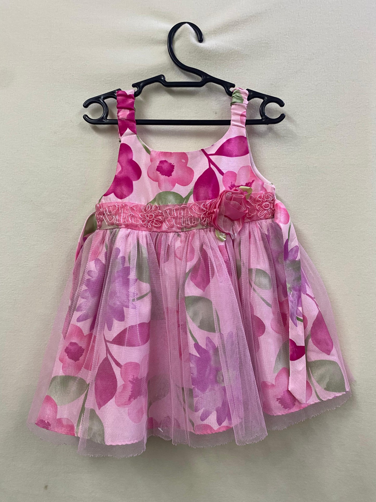 Vestido Tule com Fundo de Flores