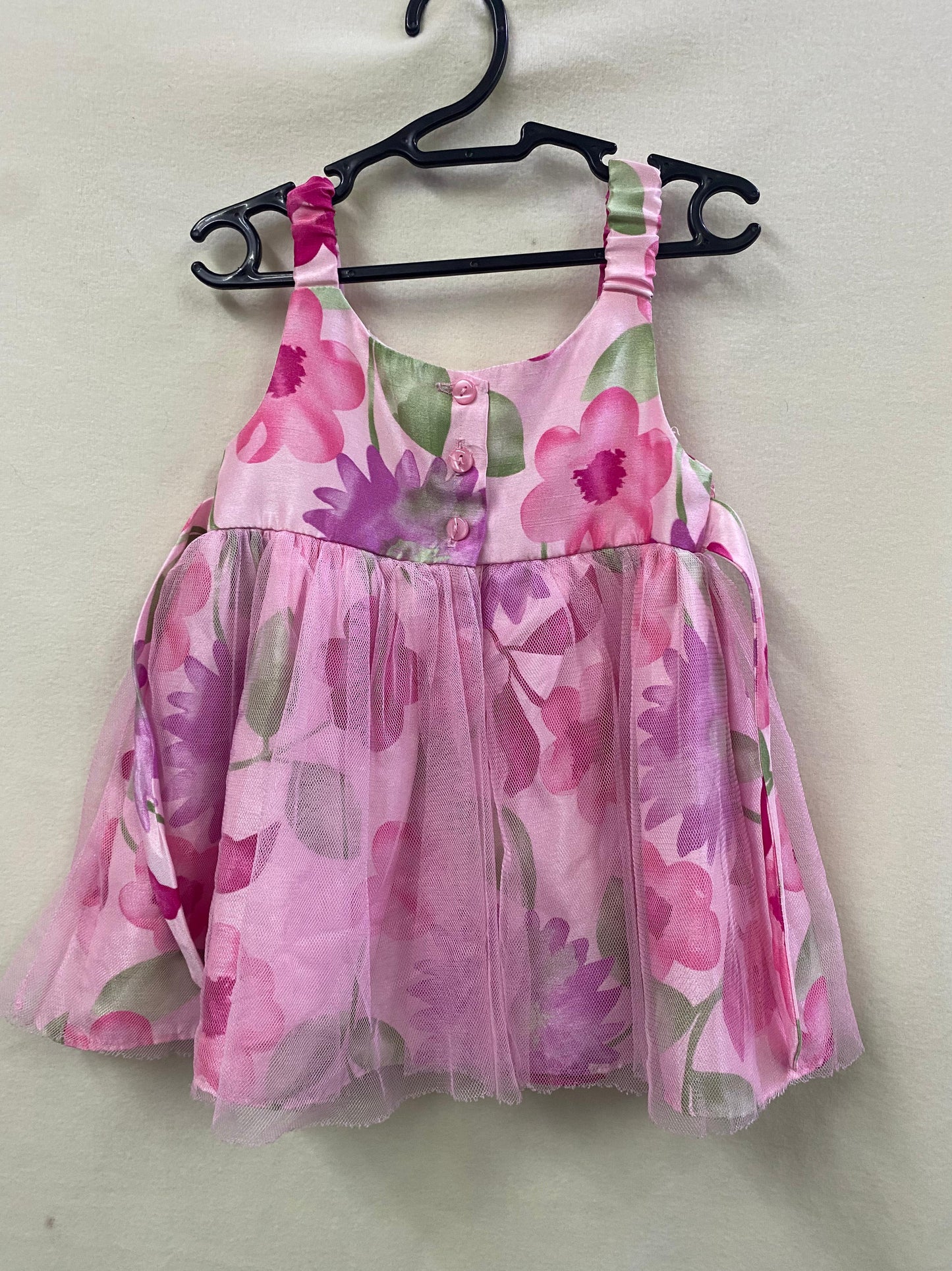 Vestido Tule com Fundo de Flores